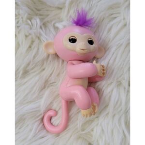 WowWee Fingerlings Bella Interactive Baby Monkey Toy Works